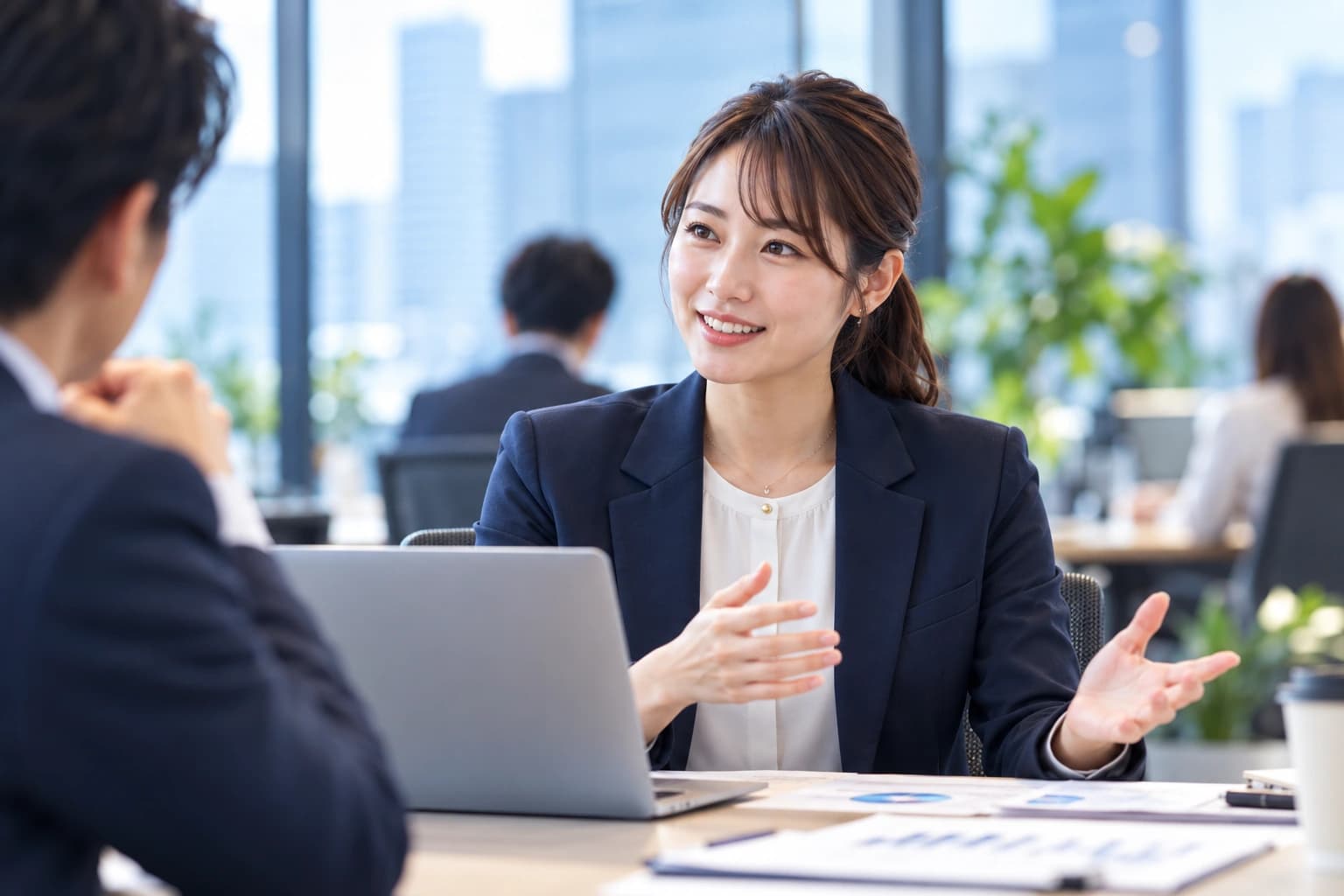 Nhân sự kinh doanh trong buổi trao đổi